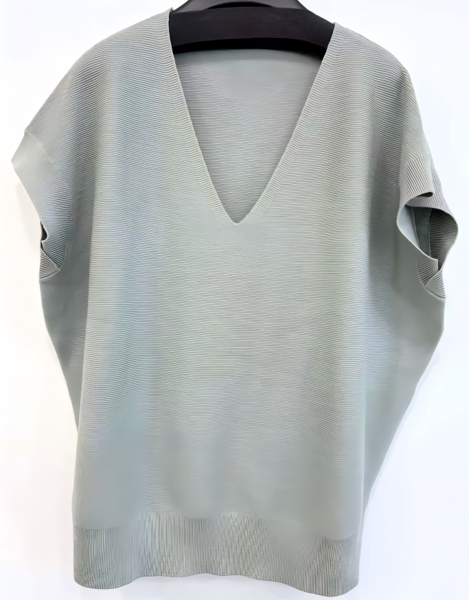 WOMEN'S KNITTED PULLOVER IN V-NECK, CAP SLEEVE